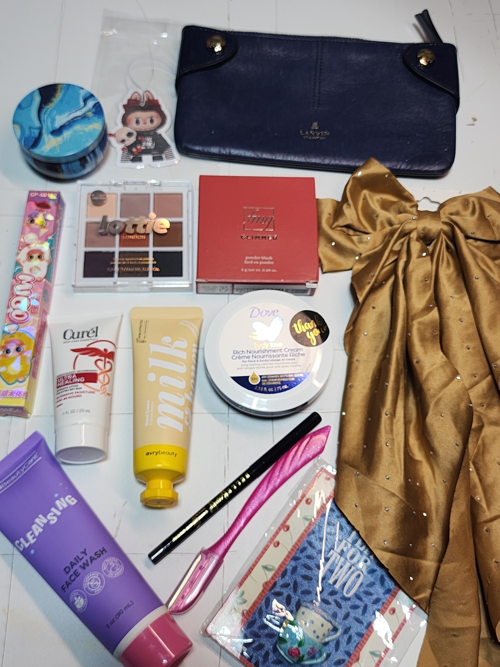 14 Pc Assorted Beauty & Fashion Lot NWT ** #20